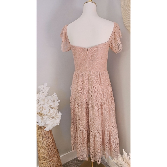 Dress The Population Blush Pink Lace Eyelets Tiered Short Sleeves Midi Dress - Picture 3 of 10